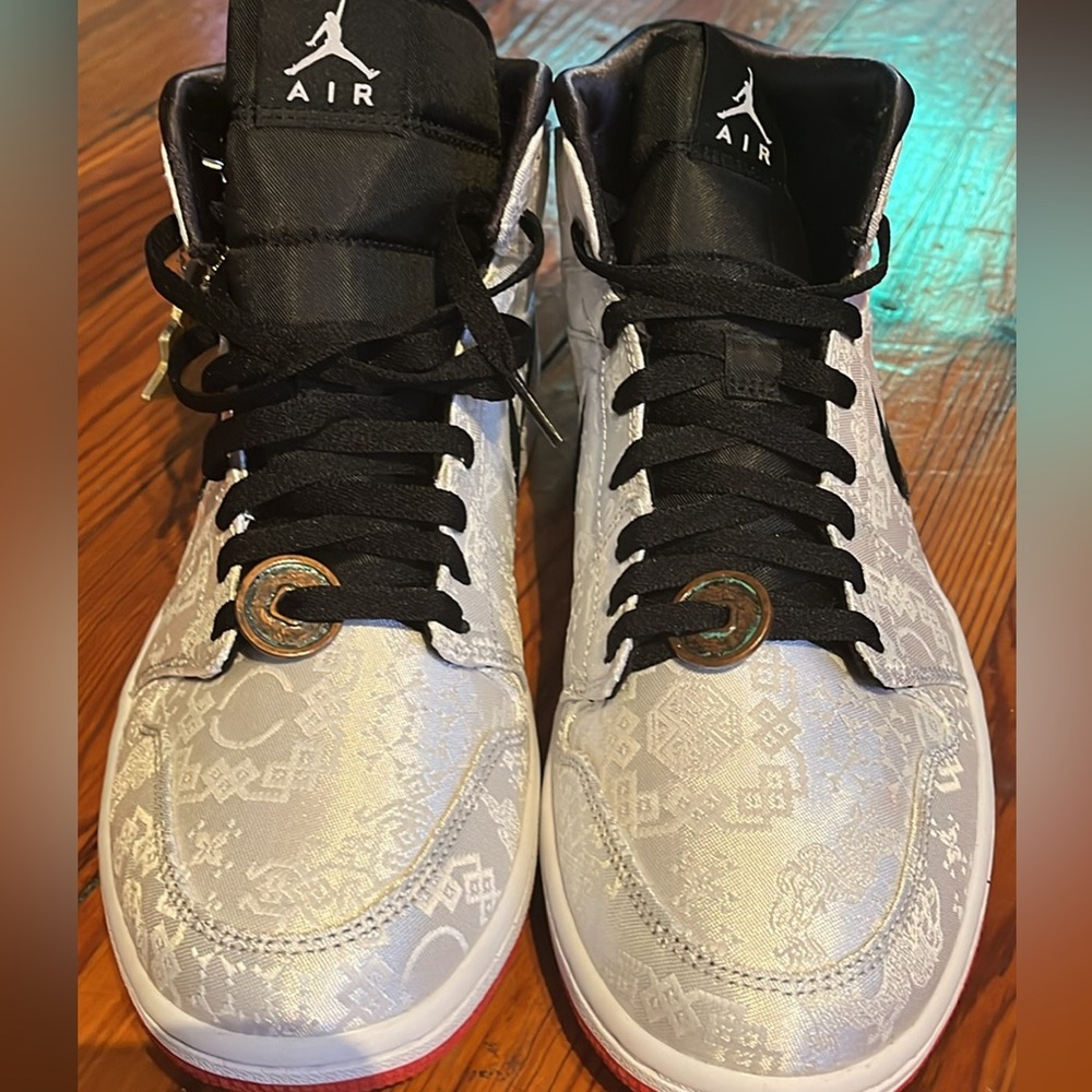 Air Jordan 1 MID SE FRLS GC new in box